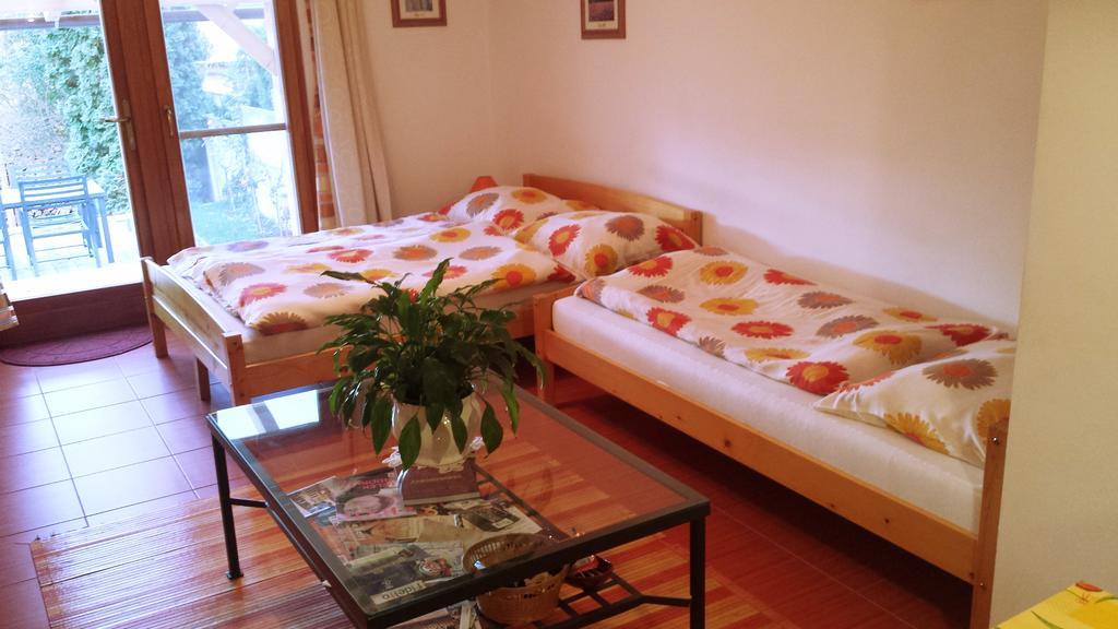Virag Apartmanhaz Шопрон Екстер'єр фото