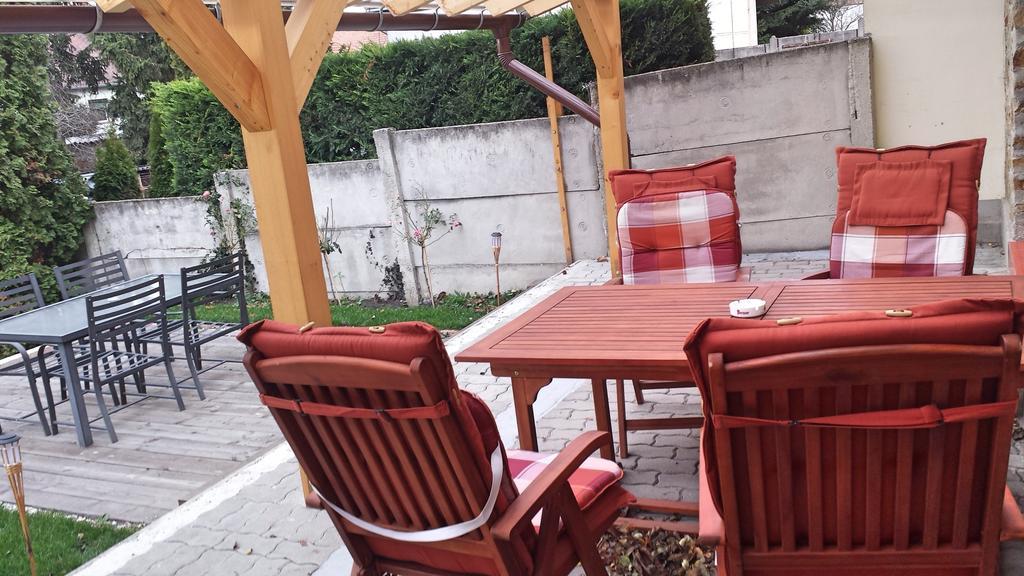 Virag Apartmanhaz Шопрон Екстер'єр фото