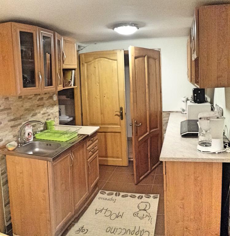 Virag Apartmanhaz Шопрон Екстер'єр фото