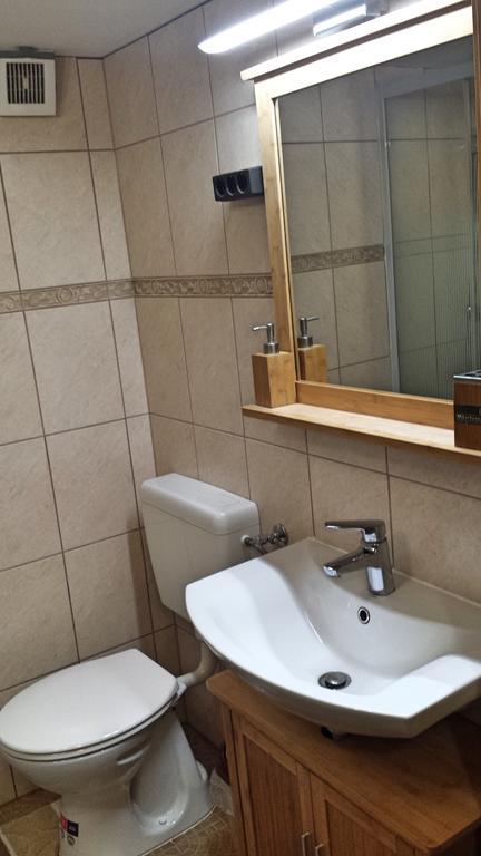 Virag Apartmanhaz Шопрон Екстер'єр фото