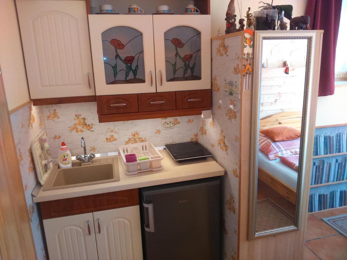 Virag Apartmanhaz Шопрон Екстер'єр фото